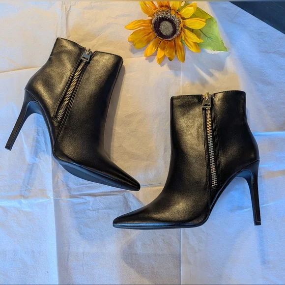 I.N.C. Women's Black Sarishaa Pointed-Toe Zip Booties Shoes Size 10M NIB - Picture 3 of 6